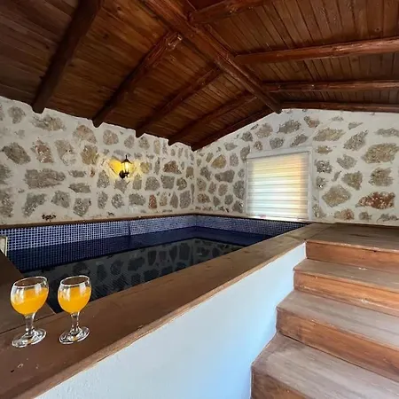 Kalkan'da Tas Mimarili, Havuzlu Villa-awz116 فيلة